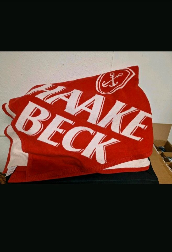 Wolldecke Rot von Haake Beck Bier 1,60 x 1,85 cm