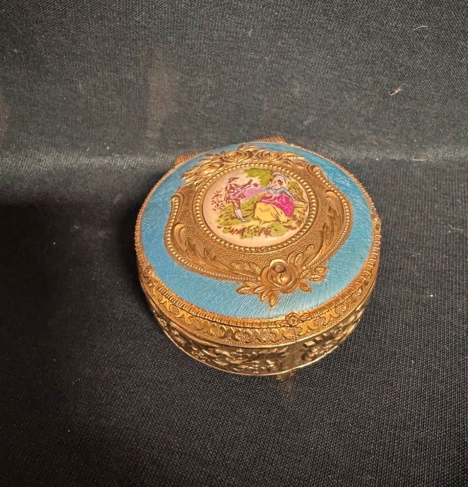Schmuckdose, Deckeldose goldfarbend, Märchen