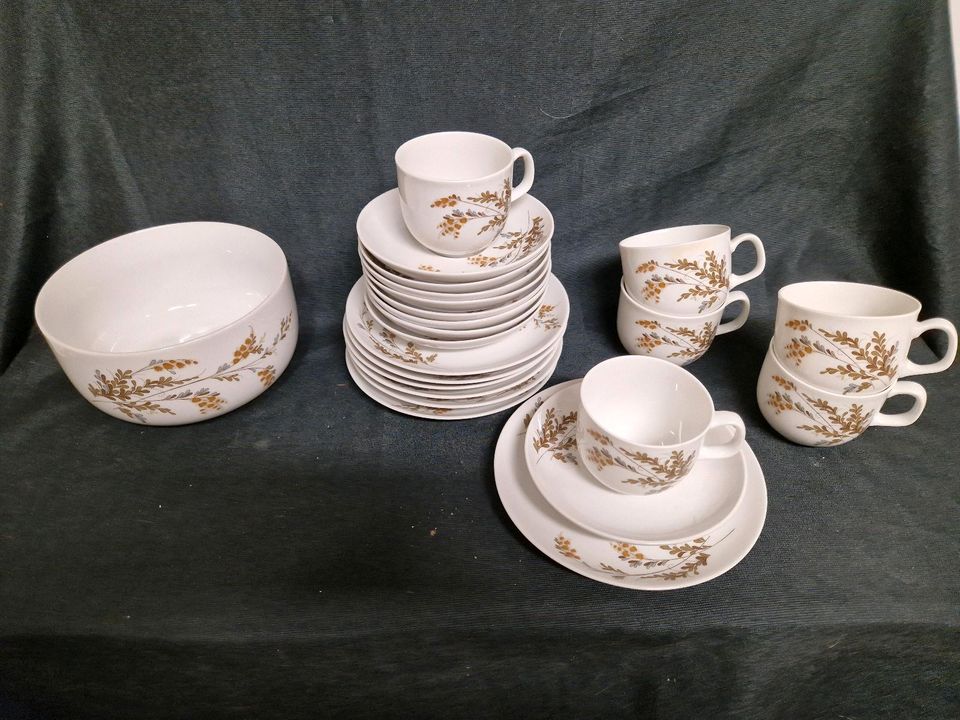 Eschenbach, braune Blüte , Kaffeetassen