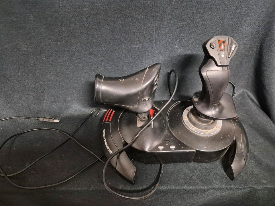 Thrustmaster Joystick,