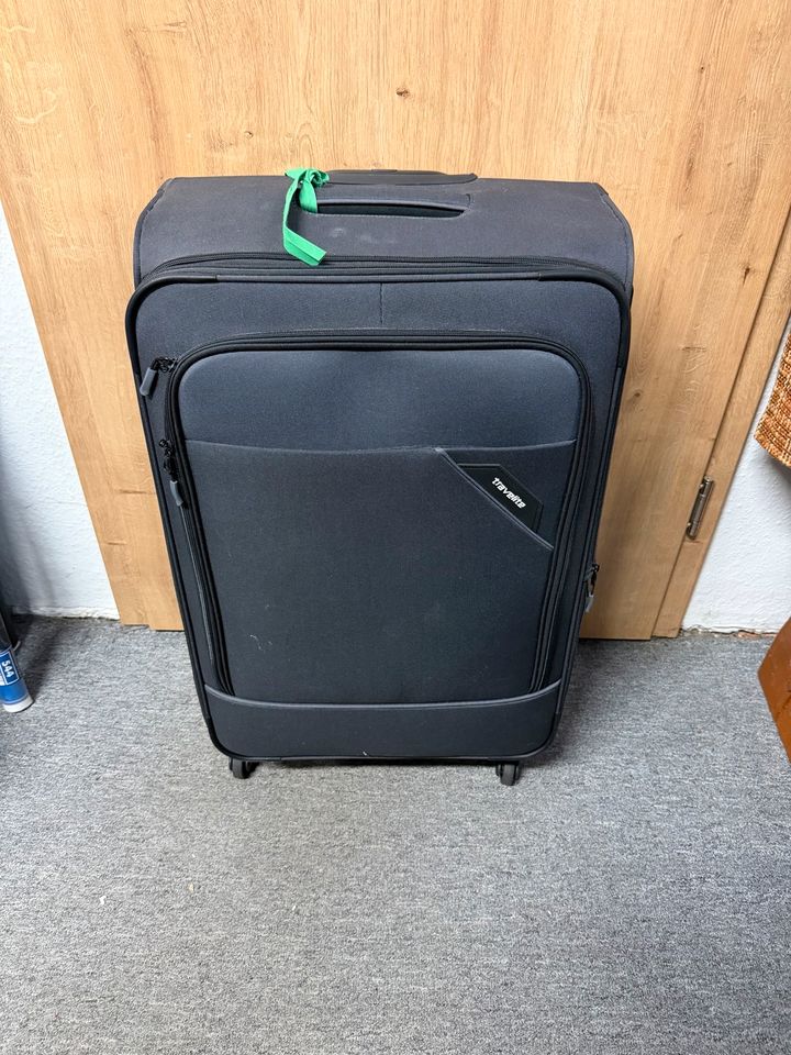 Koffer Travelite mit 4 Reifen