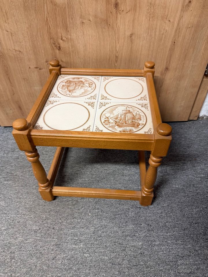 Blumenhocker Fliesenhocker Blumentisch