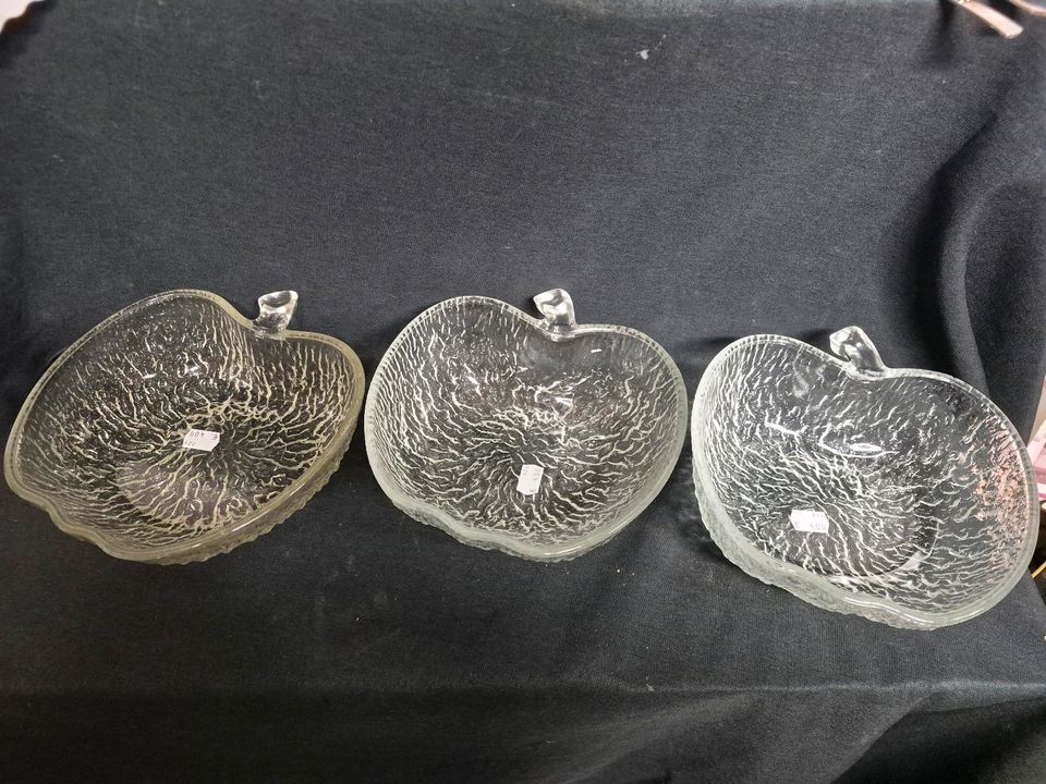 Apfel Schalen , Glasschalen, Puddingschalen