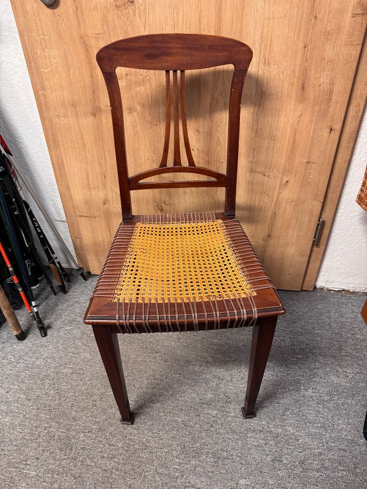 Alter Flecht Stuhl Retro Deko