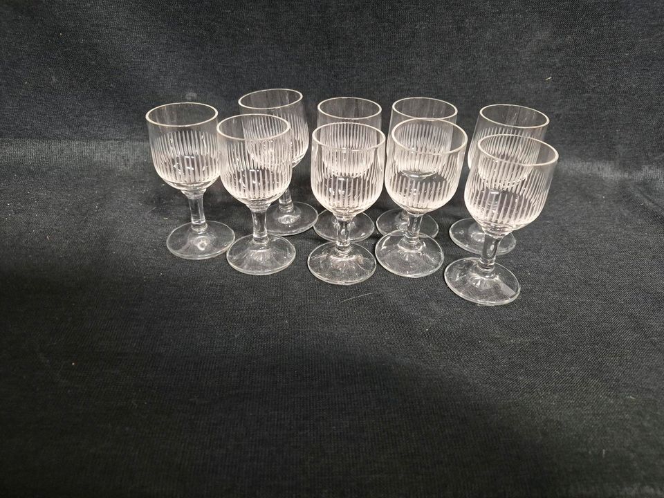 9 Schnapsgläser, Geschliffen 8,4 cm