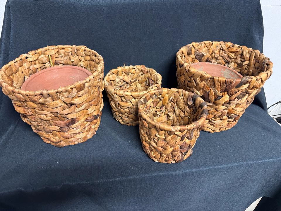 4x Blumentöpfe Rattan geflochten