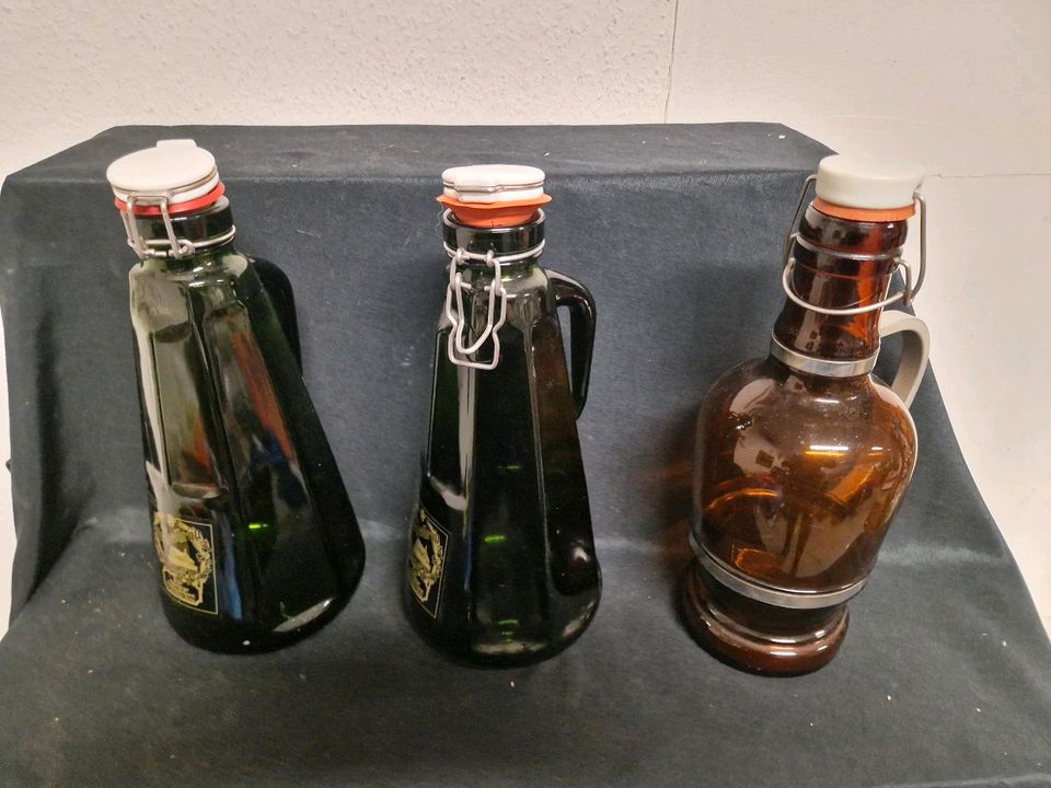 Krüge , Bierflasche