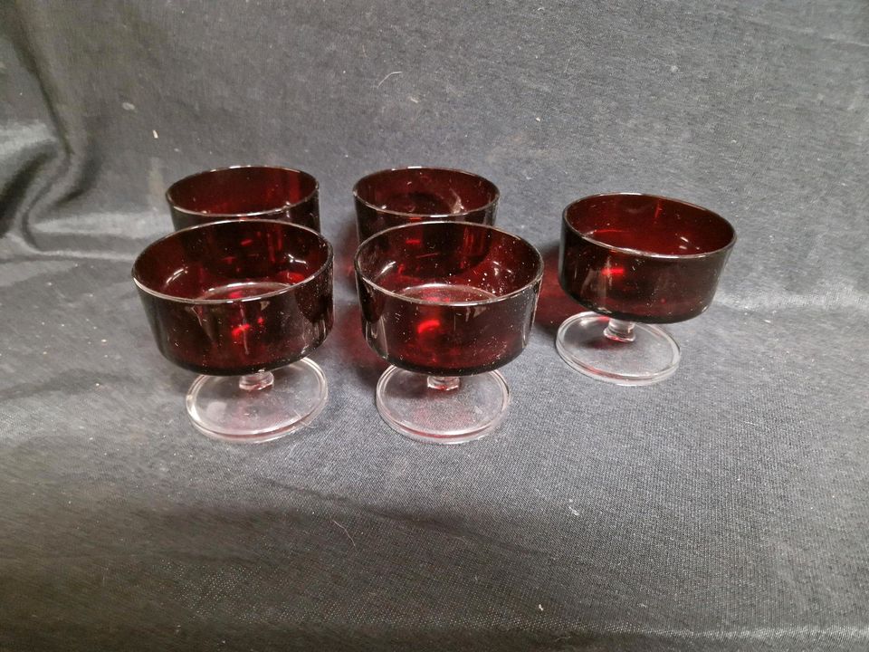 Eisbecher , rot , Glas