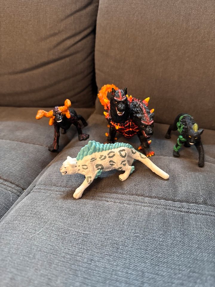 Schleich Eldrador Höllenhund, Lavakreatur, Dschungel Luchs Frost