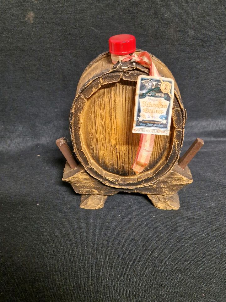 Schnapsfass, Schnapsflasche